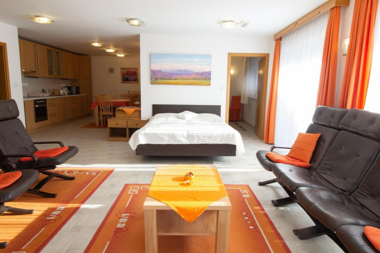 Garden Apartments Jansa Радовлица Экстерьер фото