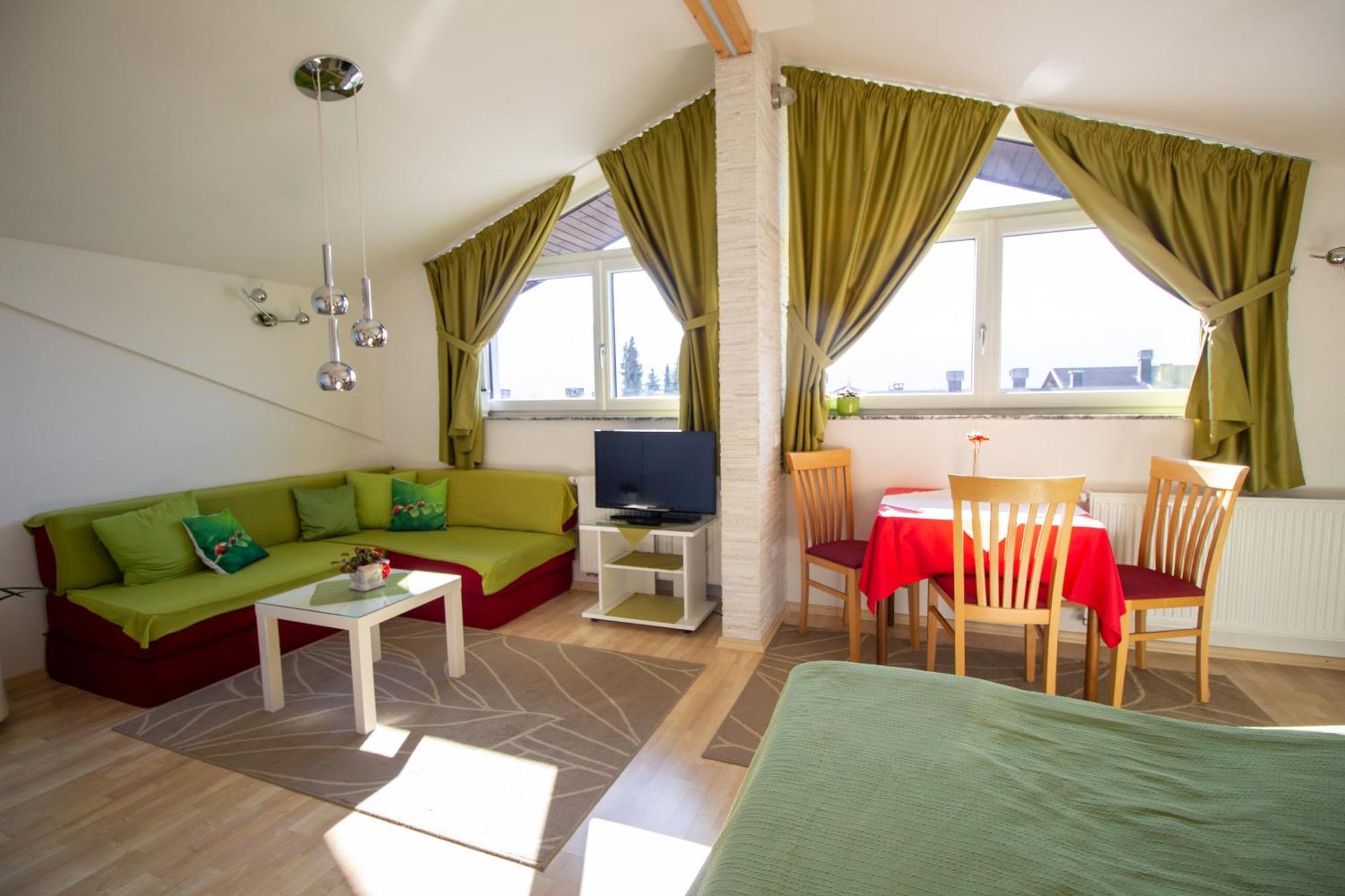 Garden Apartments Jansa Радовлица Номер фото
