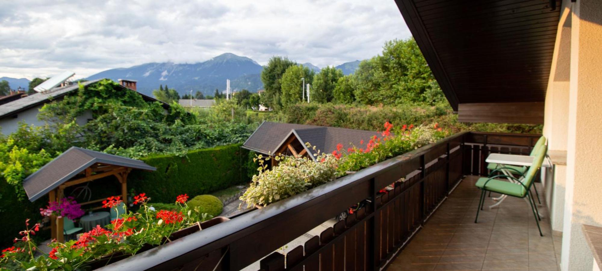 Garden Apartments Jansa Радовлица Экстерьер фото
