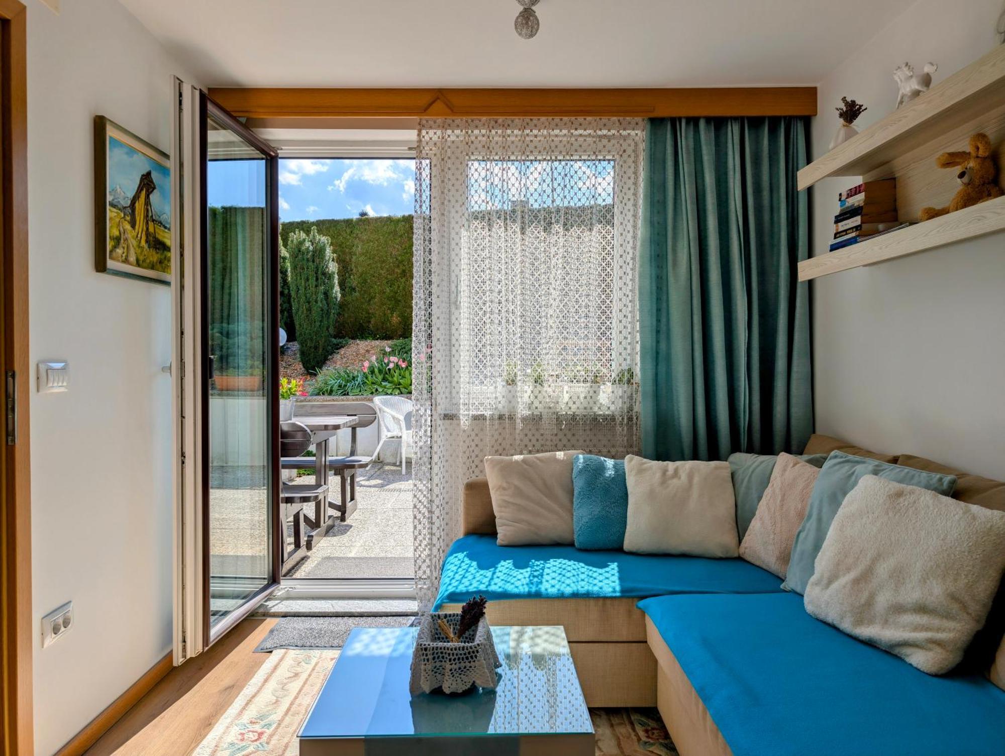 Garden Apartments Jansa Радовлица Экстерьер фото